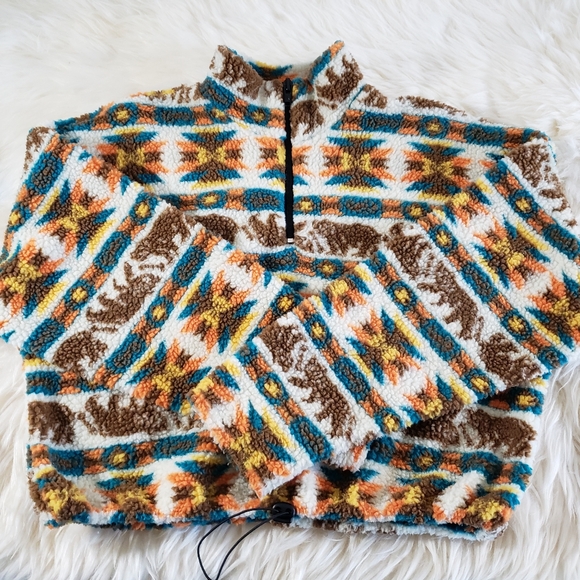 EUC Urban Outfitters Aztech Printed Half-Zip Pull Over Cropped Size Large - Picture 6 of 14